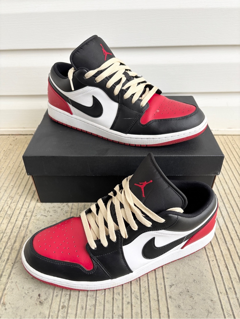 AIR JORDAN 1 LOW Sneakers - Black/Red/White